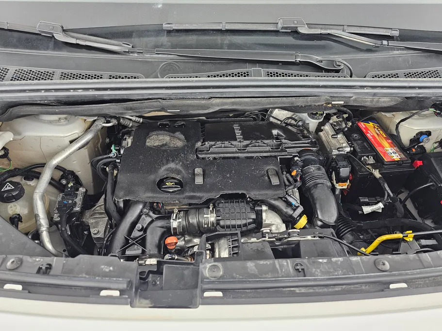 2022 Peugeot Partner Short van 