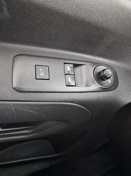 2022 Peugeot Partner Short van 