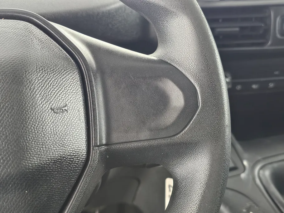 2022 Peugeot Partner Short van 