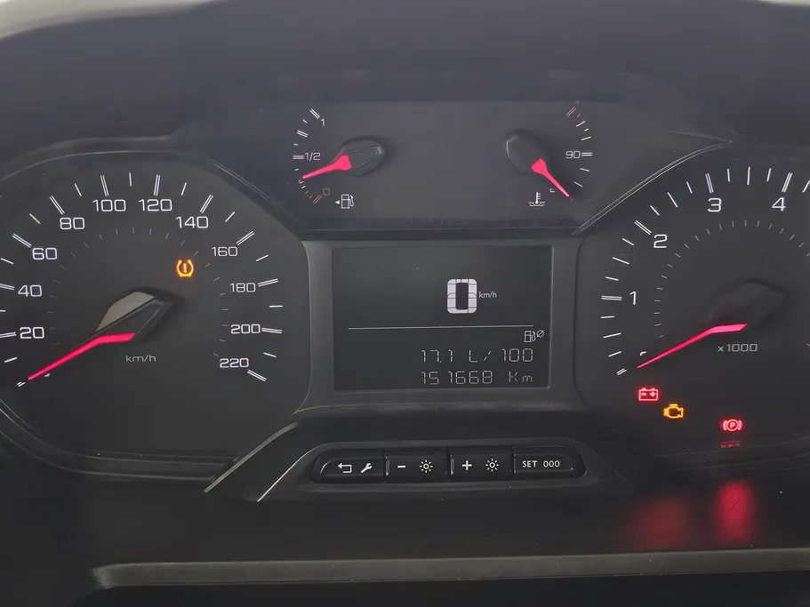 2022 Peugeot Partner Short van 