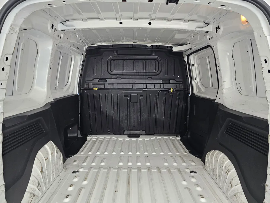 2022 Peugeot Partner Short van 