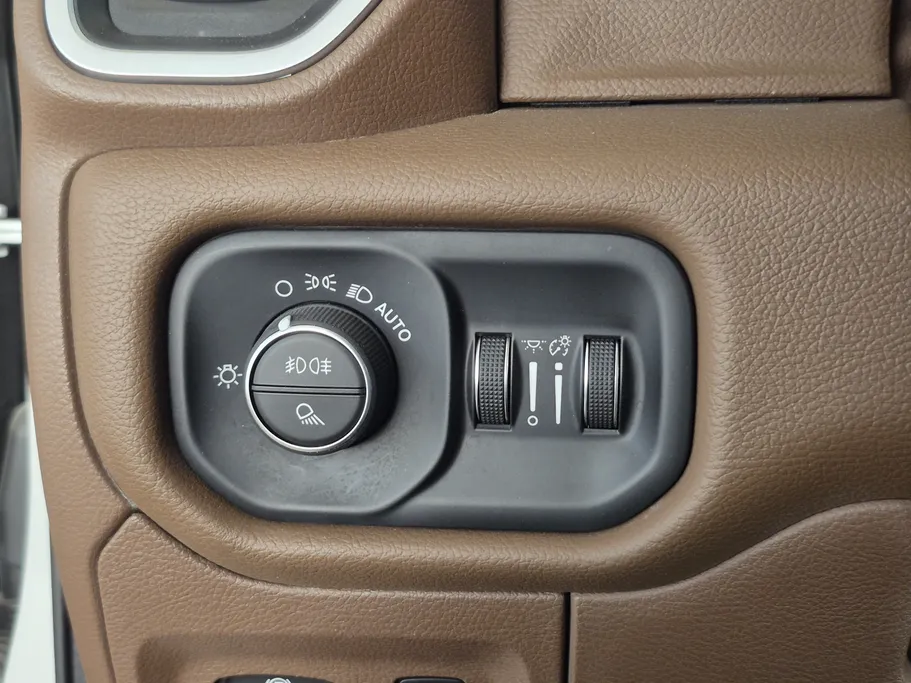 دودج رام LARAMIE 2021 