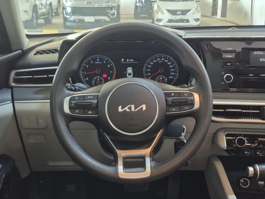 2023 Kia K5 LX 