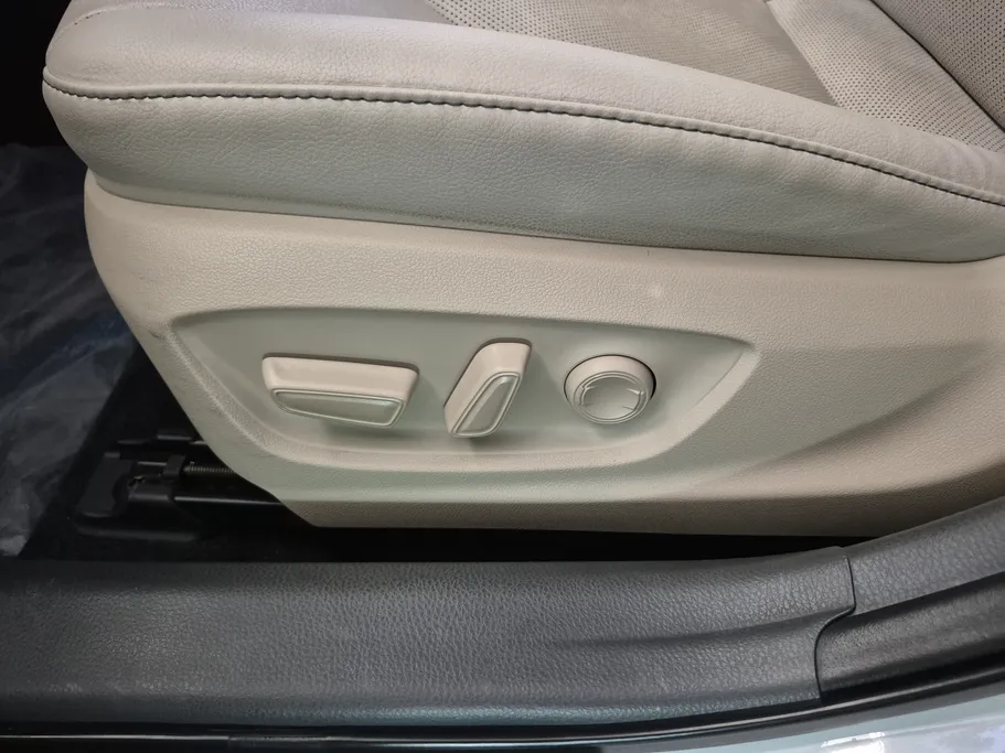 تويوتا كامري Limited 2023 