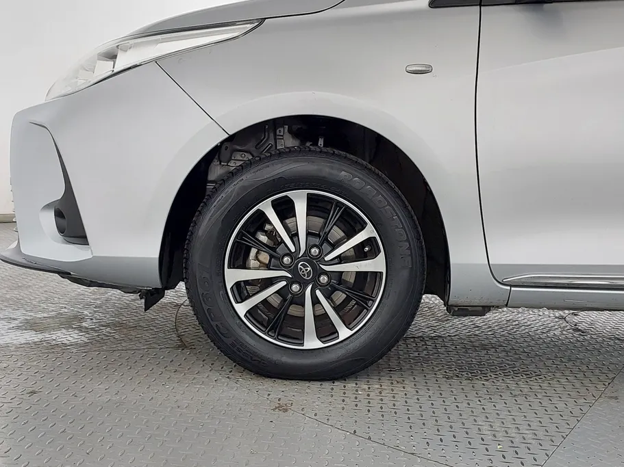 2022 Toyota Yaris  Y Plus 