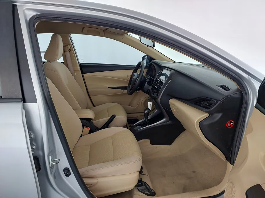 2022 Toyota Yaris  Y Plus 