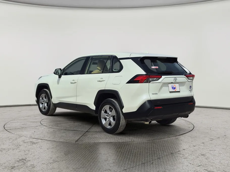 تويوتا راف فور LE 2022 