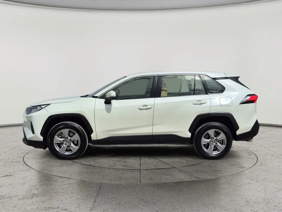 تويوتا راف فور LE 2022 