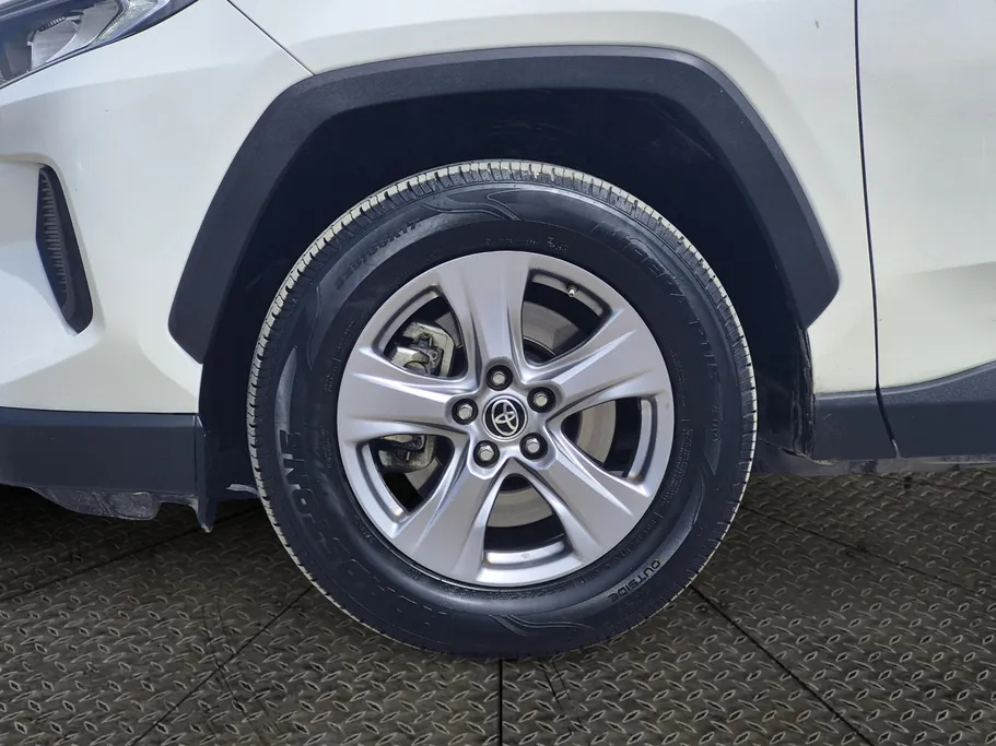 تويوتا راف فور LE 2022 