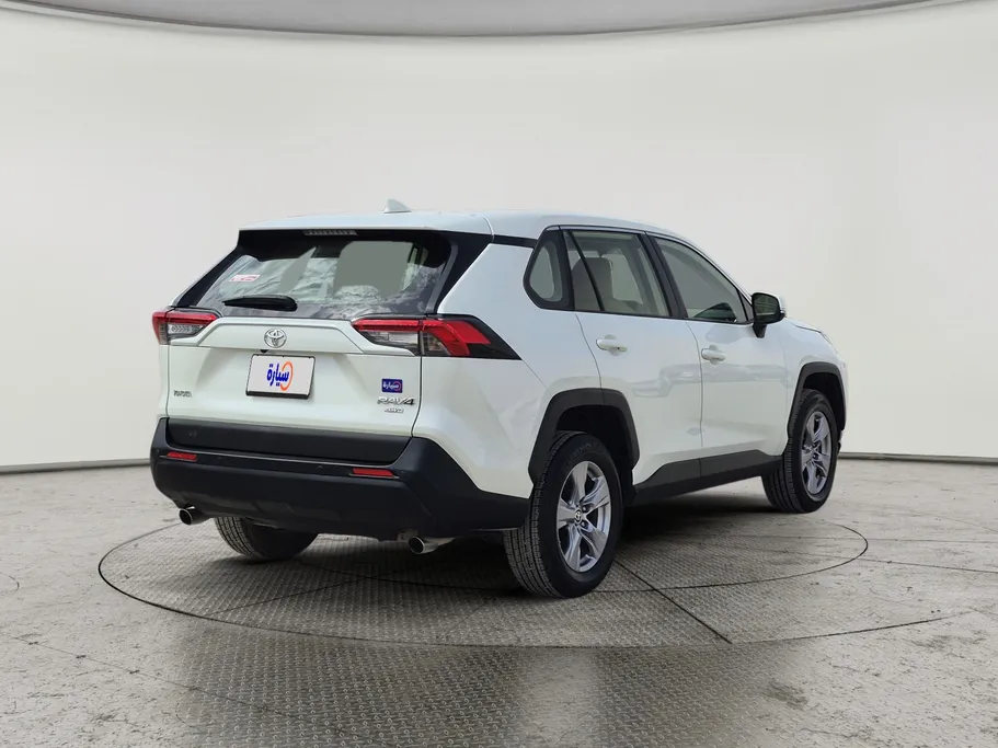 تويوتا راف فور LE 2022 