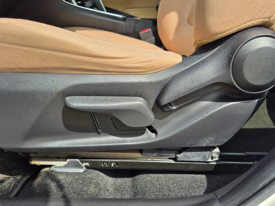 تويوتا راف فور LE 2022 