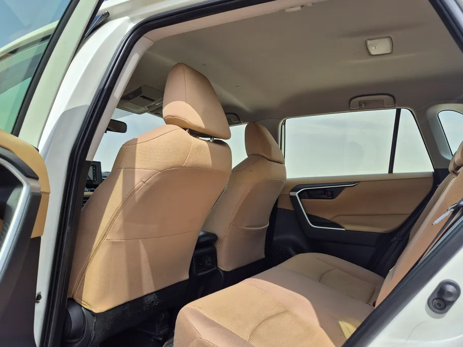 تويوتا راف فور LE 2022 