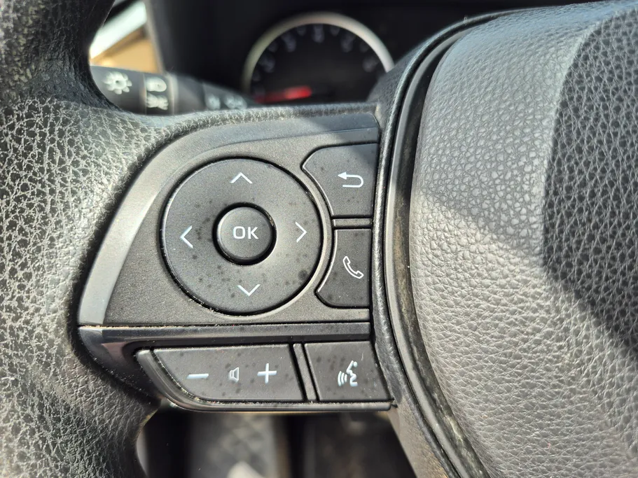 تويوتا راف فور LE 2022 