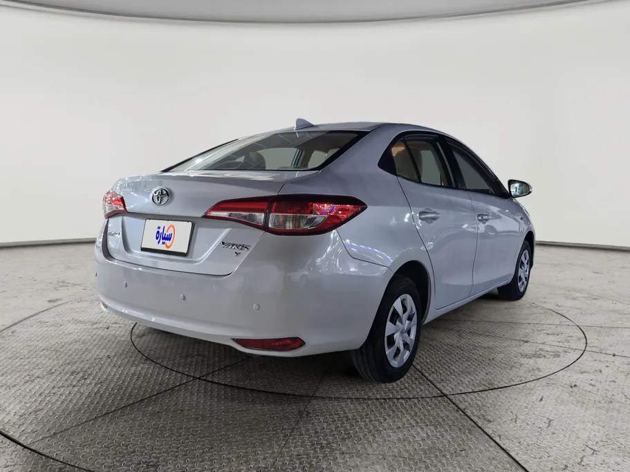 2022 Toyota Yaris  Y 