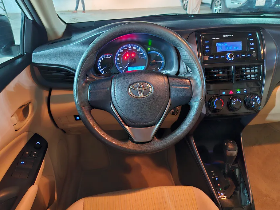 2022 Toyota Yaris  Y 