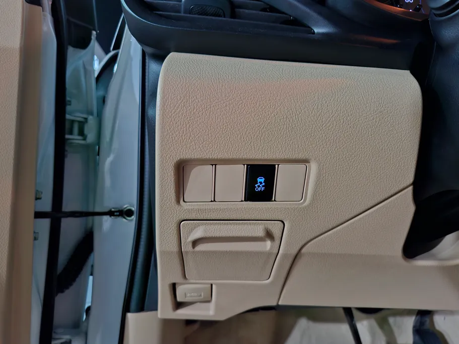 2022 Toyota Yaris  Y 