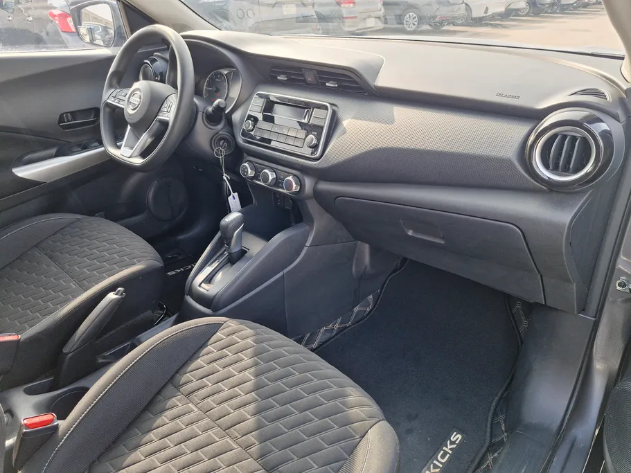 2021 Nissan Kicks S 