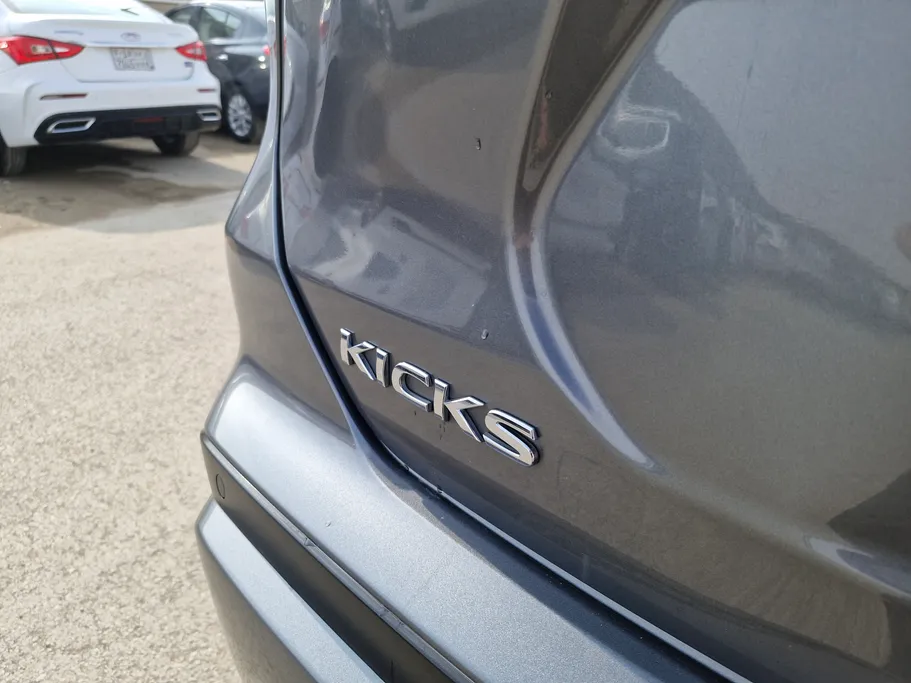2021 Nissan Kicks S 