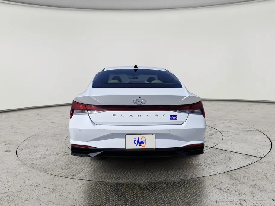 2023 Hyundai Elantra Smart 