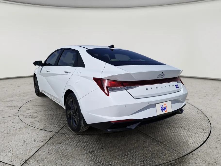 2023 Hyundai Elantra Smart 