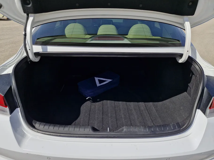 2023 Hyundai Elantra Smart 