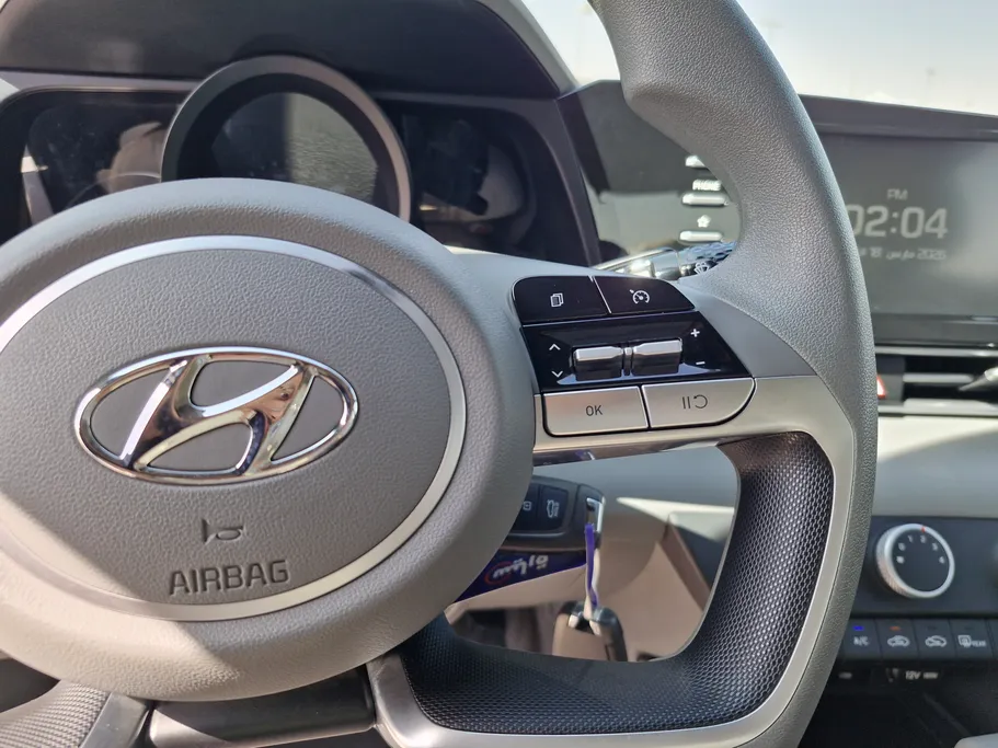 2023 Hyundai Elantra Smart 