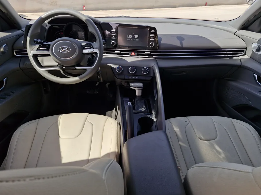 2023 Hyundai Elantra Smart 