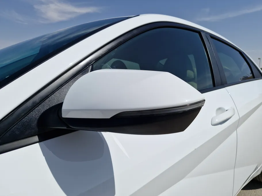 2023 Hyundai Elantra Smart 