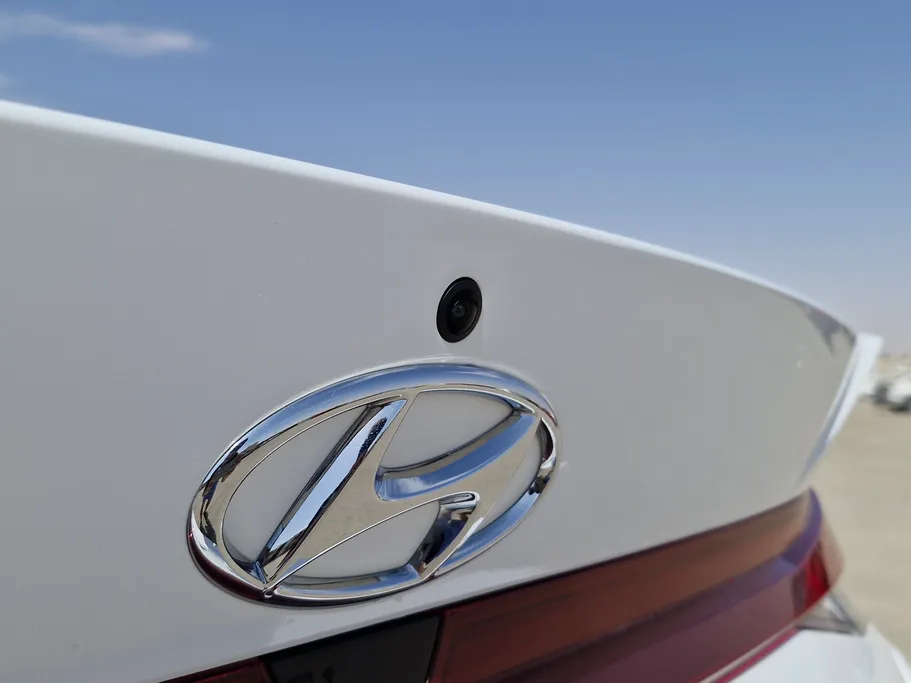 2023 Hyundai Elantra Smart 