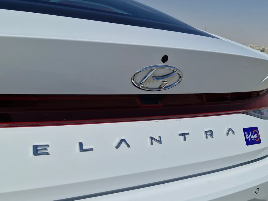 2023 Hyundai Elantra Smart 
