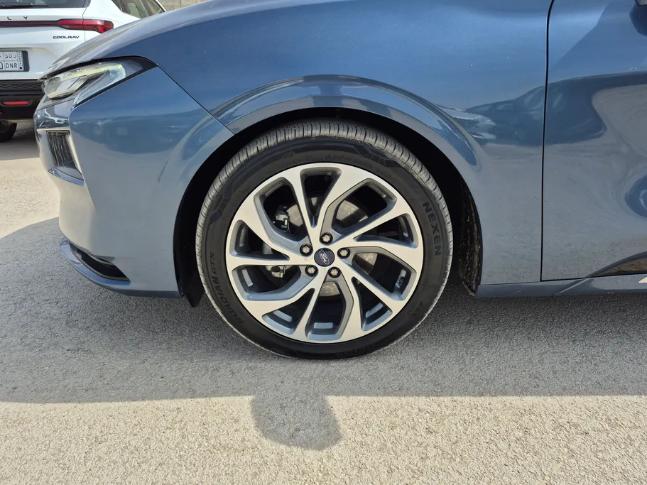 2023 Ford Taurus Titanium 