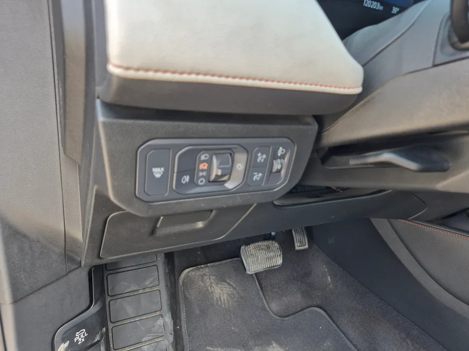 2023 Ford Taurus Titanium 
