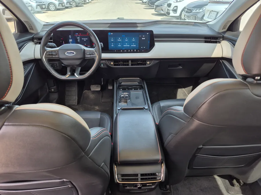 2023 Ford Taurus Titanium 