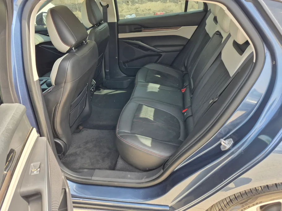 2023 Ford Taurus Titanium 