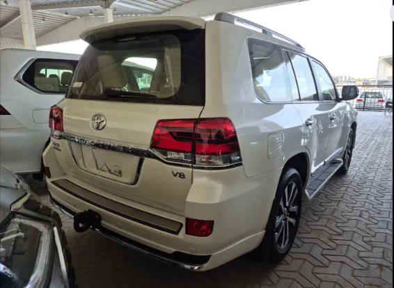 2019 Toyota Land Cruiser Grand Touring 