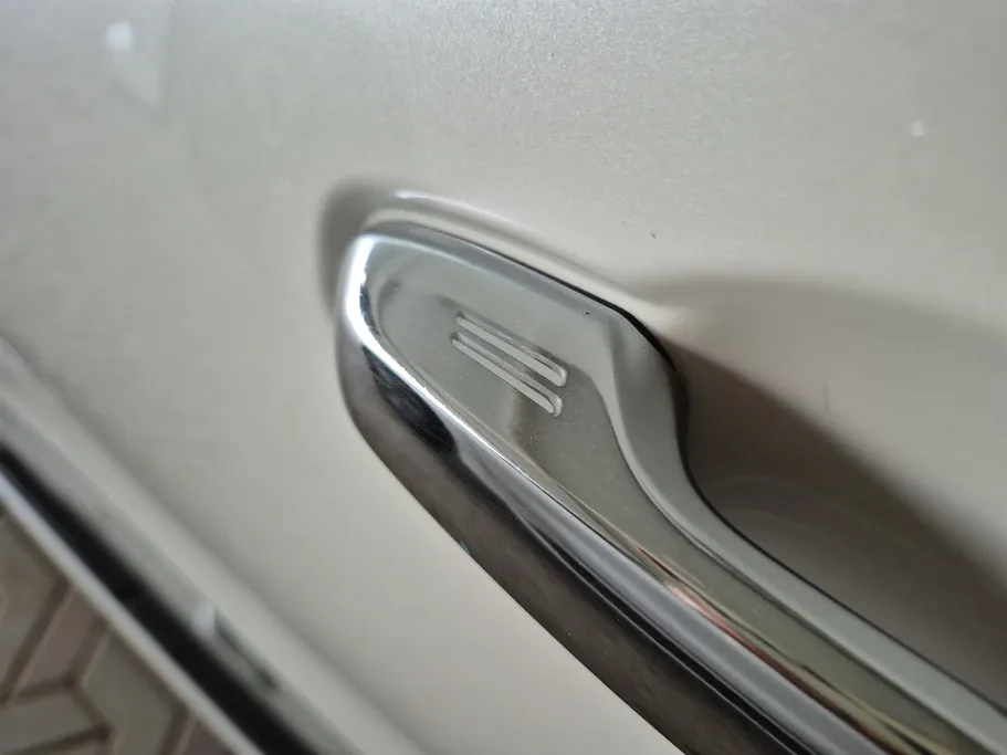 2019 Toyota Land Cruiser Grand Touring 