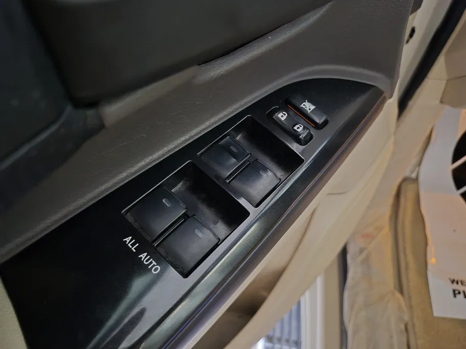 2019 Toyota Land Cruiser Grand Touring 