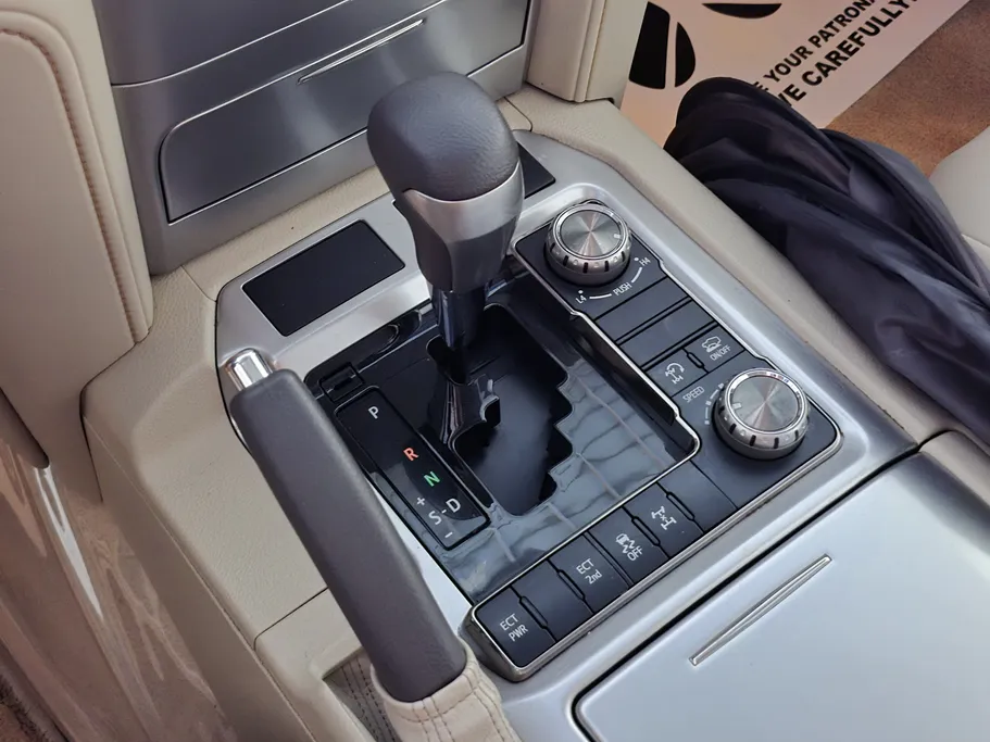 2019 Toyota Land Cruiser Grand Touring 