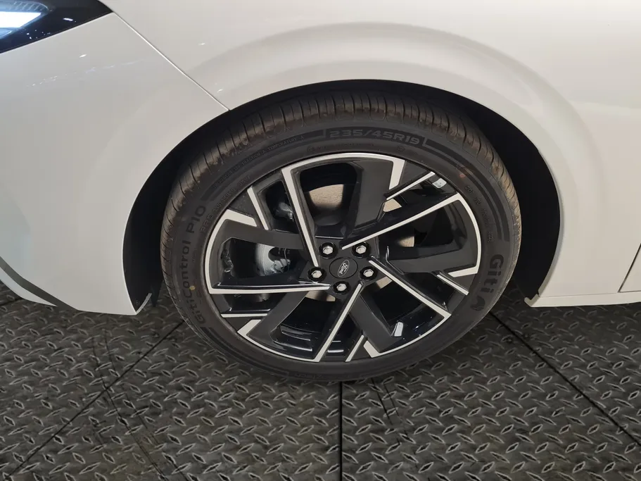 فورد تورس تيتانيوم الإصدار الجديد 2026 