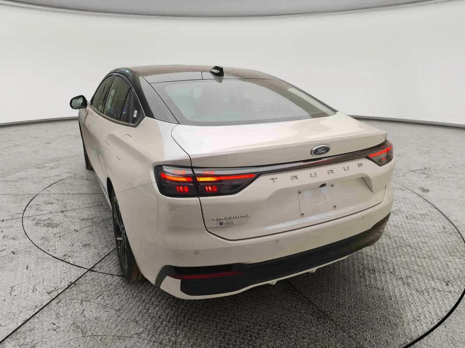 فورد تورس تيتانيوم الإصدار الجديد 2026 