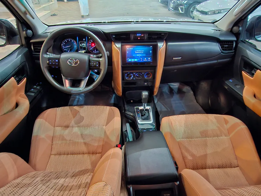 تويوتا فورتشنر GX 2025 