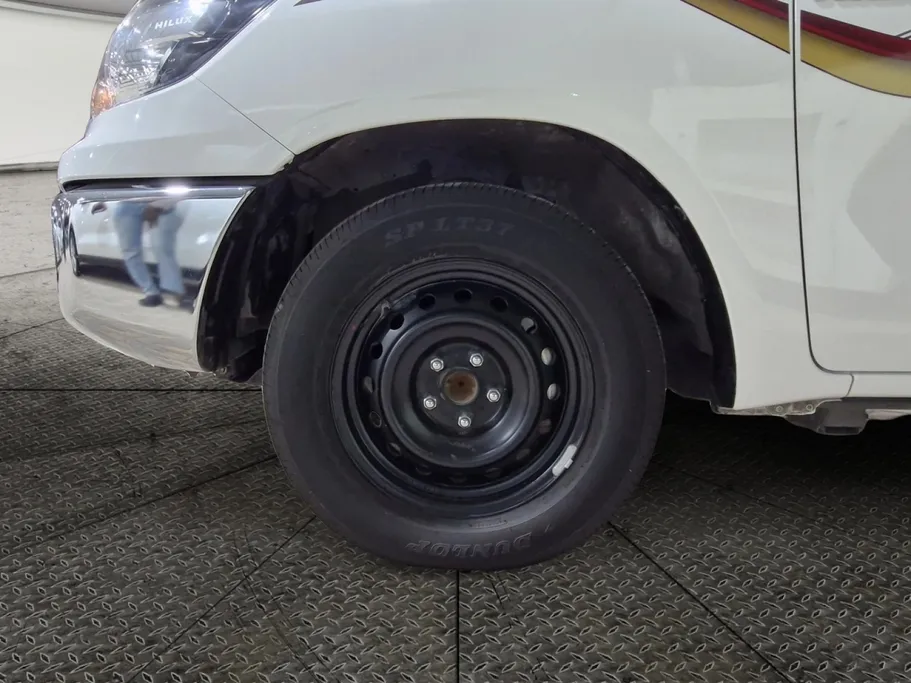 2025 Toyota Hilux GLS 