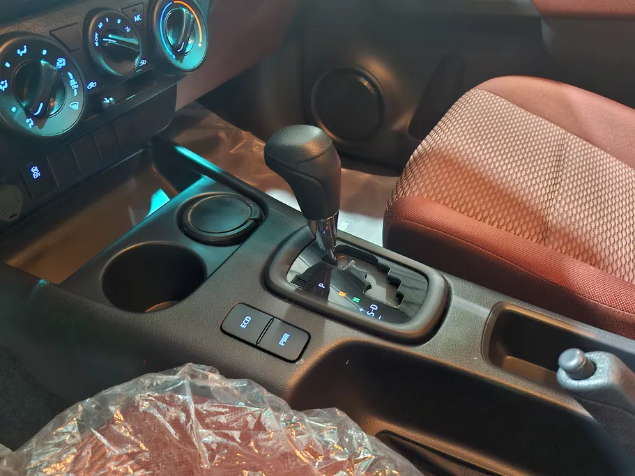 2025 Toyota Hilux GLS 