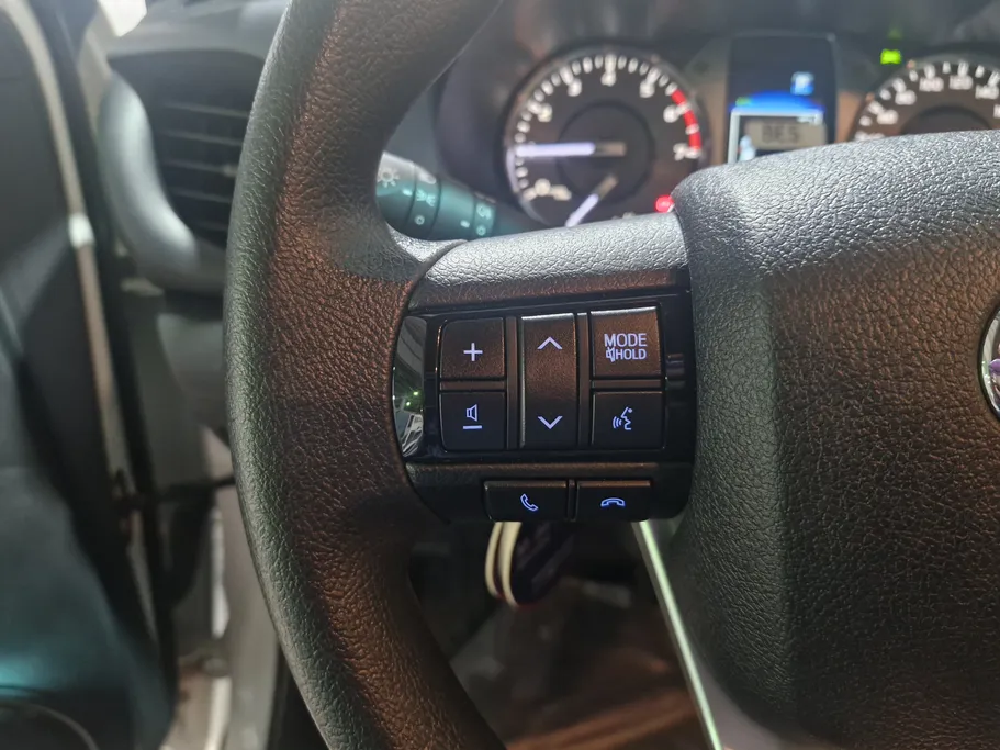 2025 Toyota Hilux GLS 