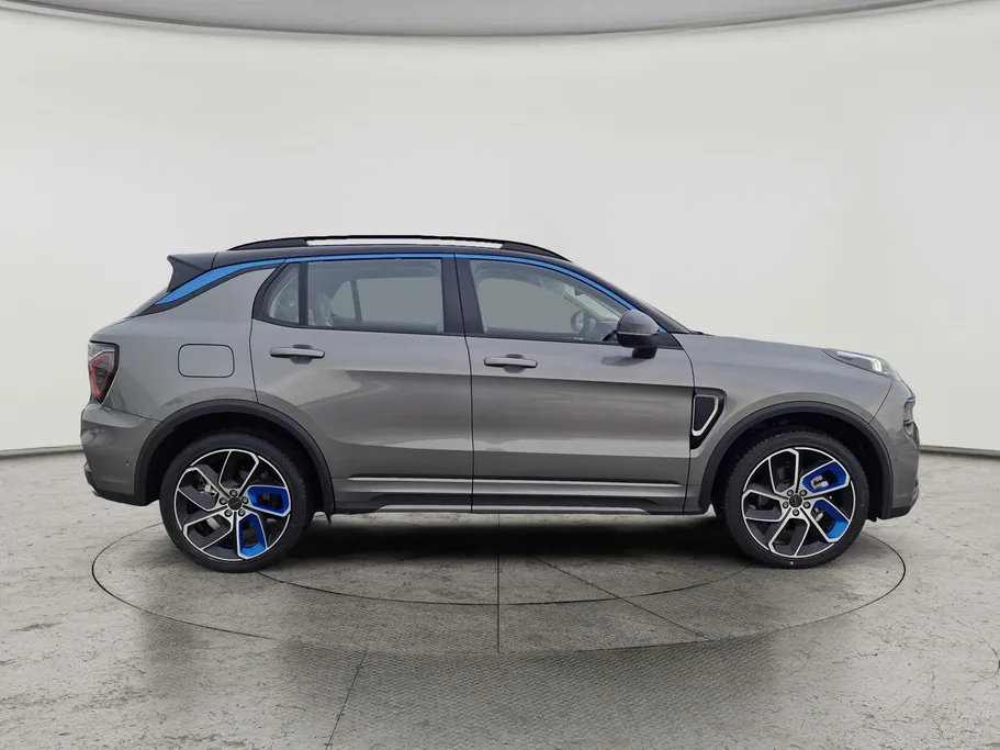 2024 Lynk and Co 01 Louder Pro 