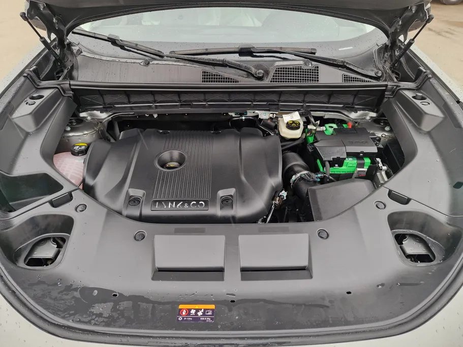 2024 Lynk and Co 01 Louder Pro 