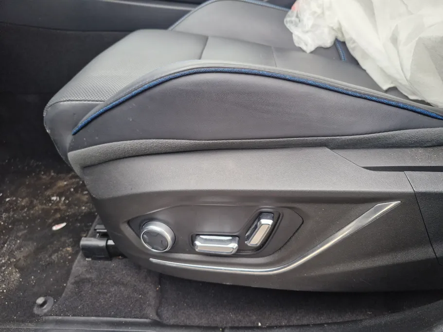 2024 Lynk and Co 01 Louder Pro 