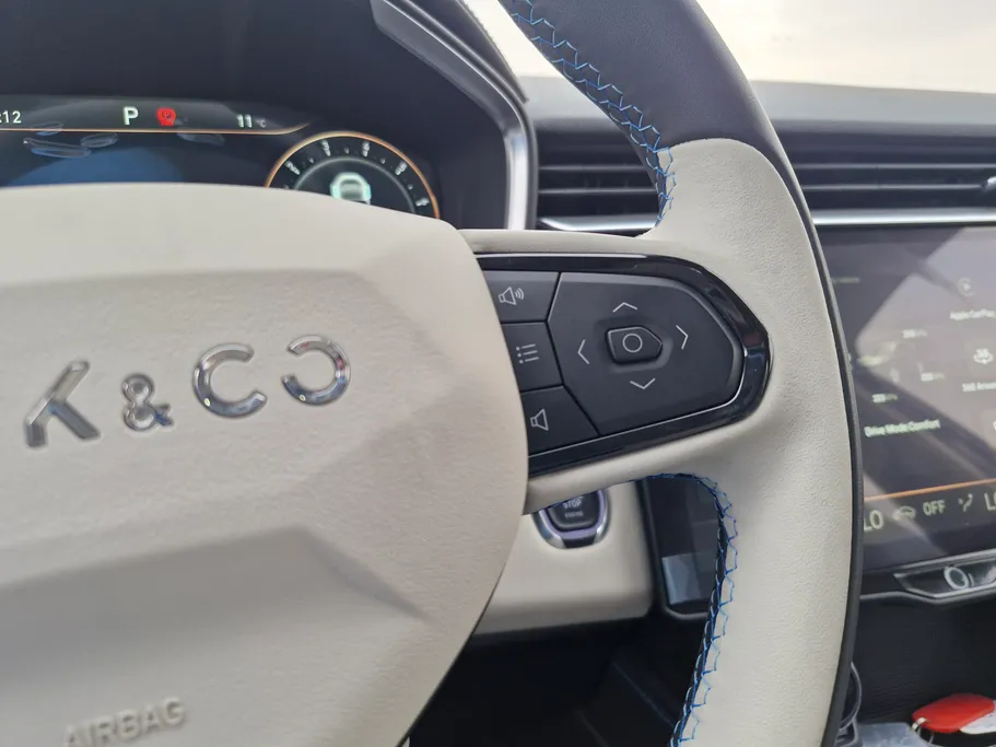 2024 Lynk and Co 01 Louder Pro 