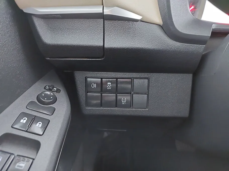 تويوتا يارس Y 2024 