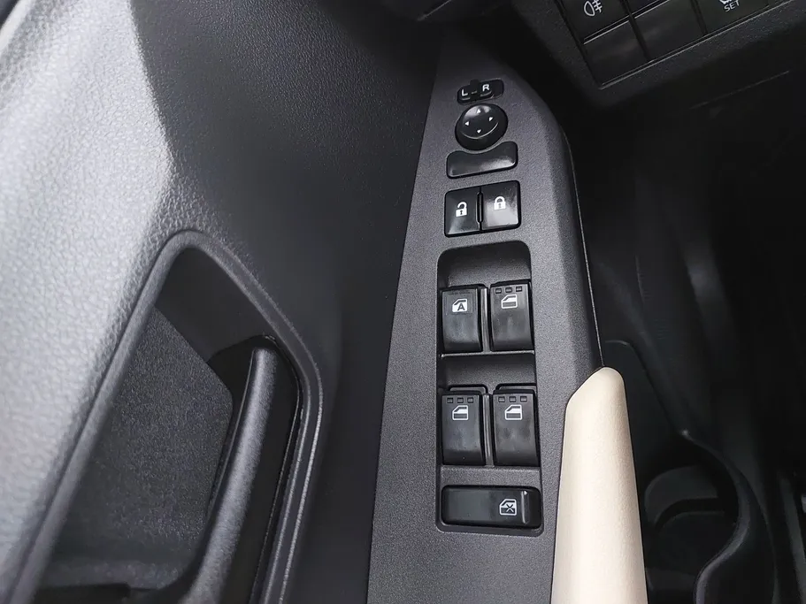 تويوتا يارس Y 2024 